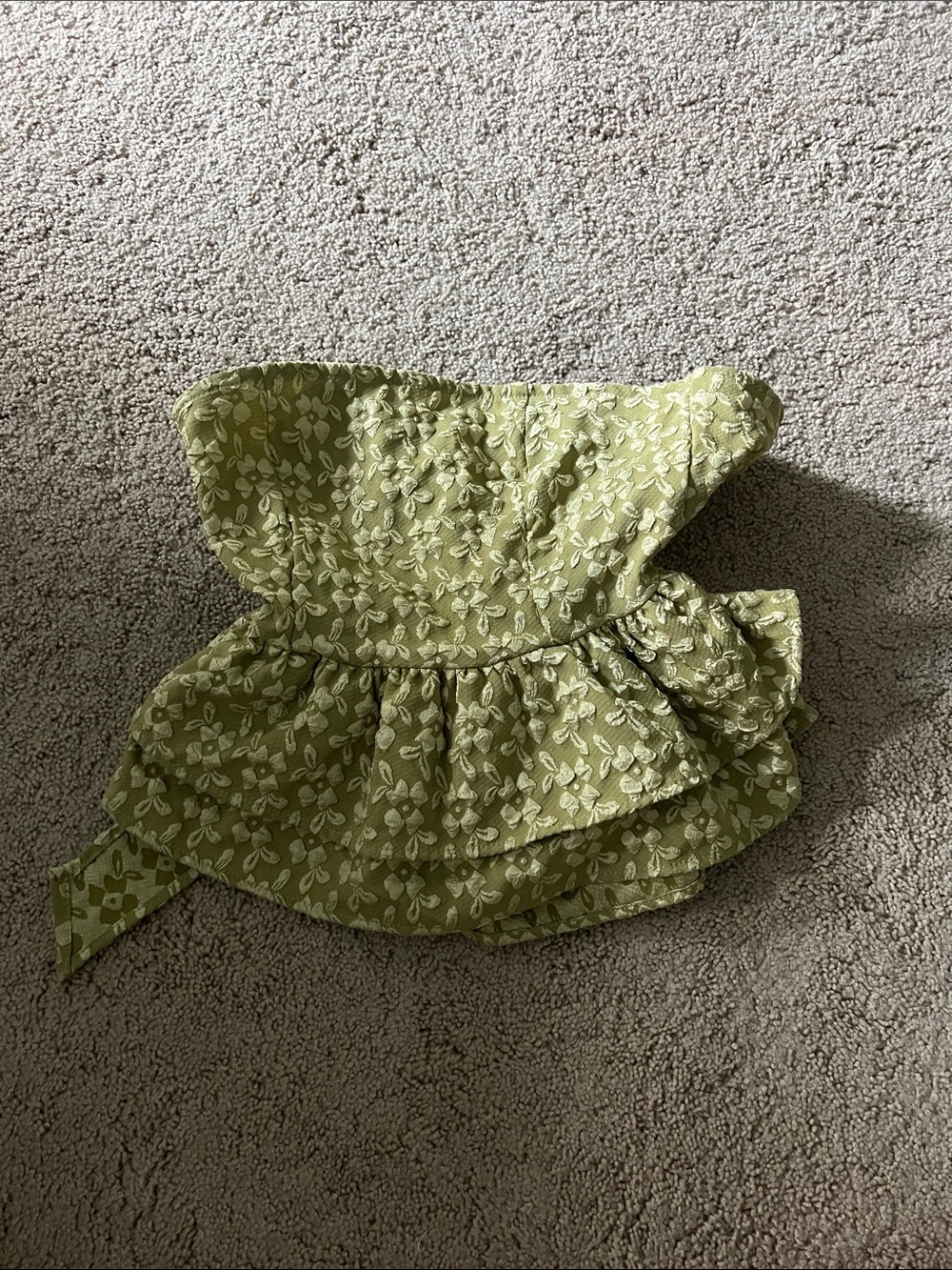 Backless tube top